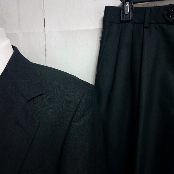 Trieste 41R 2 Button Black Herringbone Striped 2pc - Picture 2 of 15